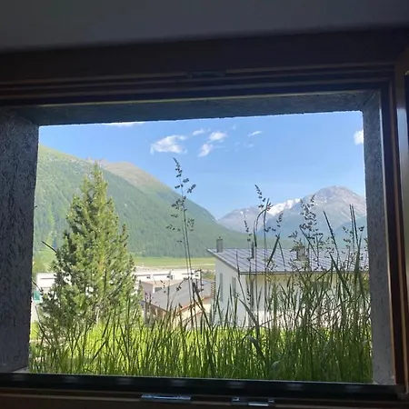 Relaxing Confortable Studio, Heated Garage, Skiroom Apartment Samedan