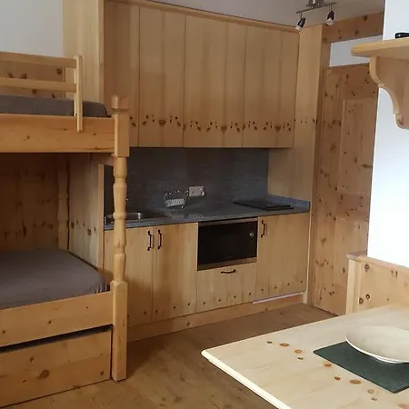 Relaxing Confortable Studio, Heated Garage, Skiroom Lägenhet Samedan