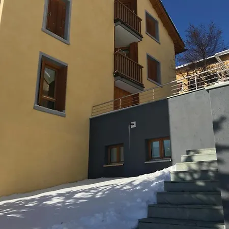 Relaxing Confortable Studio, Heated Garage, Skiroom Samedan