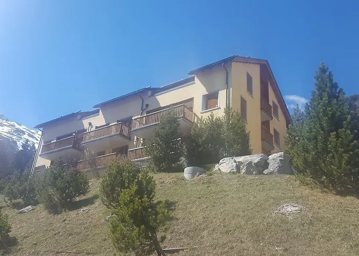 Relaxing Confortable Studio, Heated Garage, Skiroom Samedan