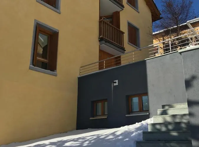 Relaxing Confortable Studio, Heated Garage, Skiroom Samedan